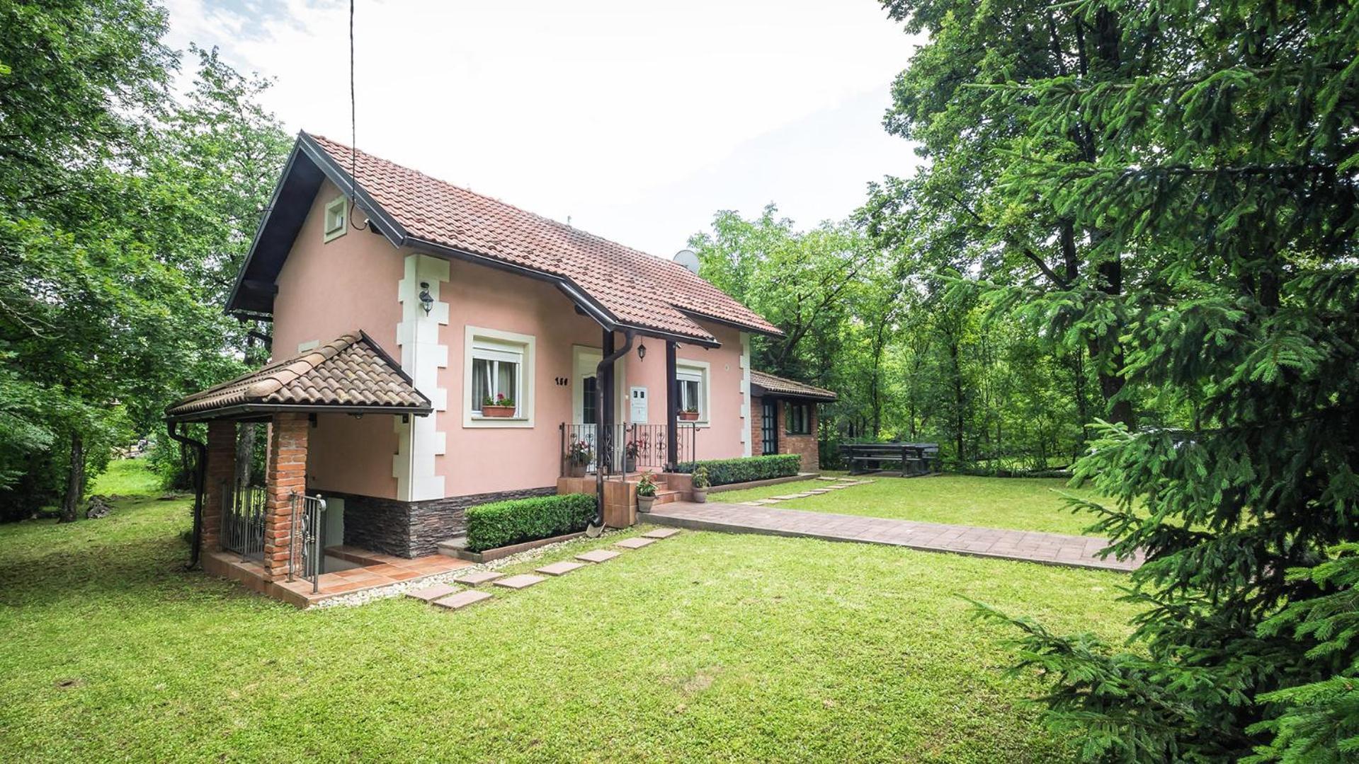 Nika Hotell Čatrnja Exteriör bild