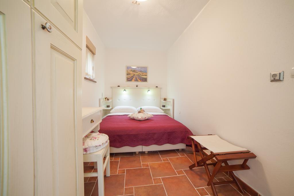 Nika Hotell Čatrnja Exteriör bild